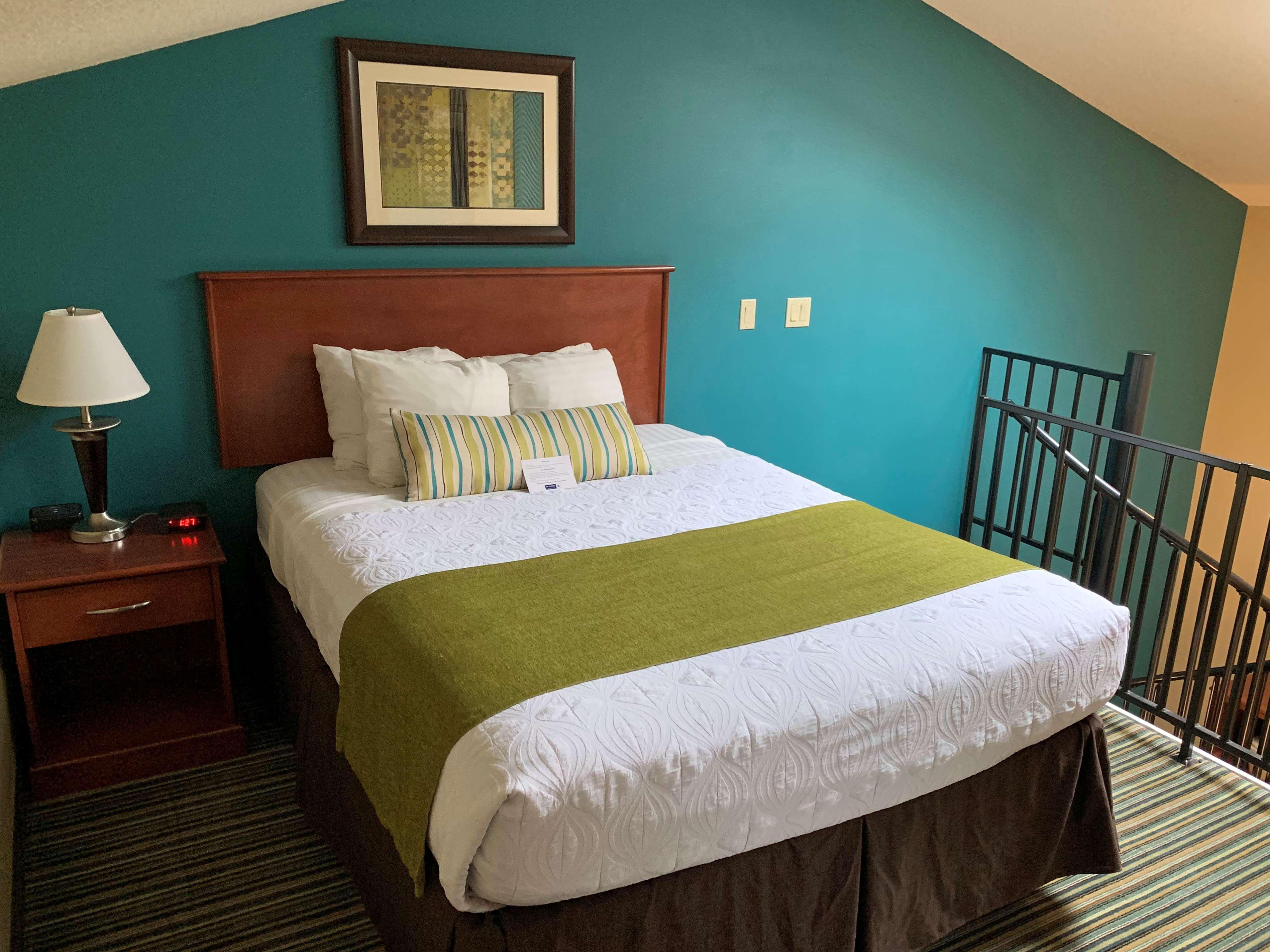 Best Western Plus Τράβερς Σίτι Εξωτερικό φωτογραφία
